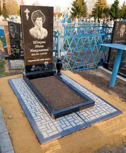 Памятник из гранита 120*60Плиты шлифованные Ваза гранит 40 см