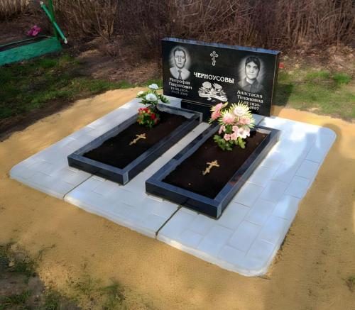 Двойной памятник из гранита 100*50Плиты с серединой