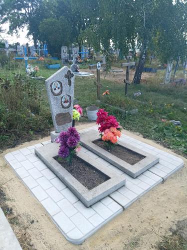 Демонтаж двойного памятника на плиты мощения