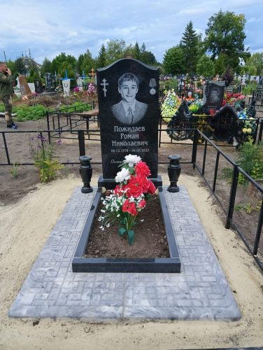 Памятник из гранита 120*60Плиты мраморные