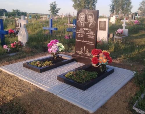 Установка двойного памятника на плиты с серединой