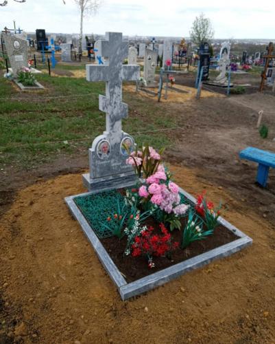 Крест из мрамора 120*45 на двоих с одним цветником
