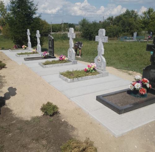 Демонтаж семейного захоронения на плиты мощения