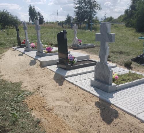 Демонтаж семейного захоронения на плиты мощения